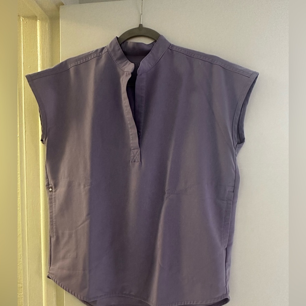 Figs Women's Lavender Scrub Top